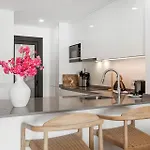 Vivi Homes - Bay - Pool - Gym - Big Terrace Apartment