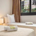 Vivi Homes - Bay - Pool - Gym - Big Terrace Apartment *