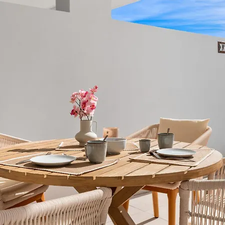 Vivi Homes - Bay - Pool - Gym - Big Terrace 아파트 푸엔히롤라